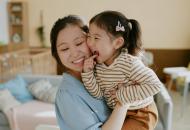 /content/dam/uhc/uhone/health-and-wellness/wide-MotherHuggingDaughter-2165987987_8.jpg